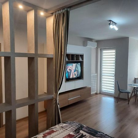 Glamour Studio Орадя Экстерьер фото