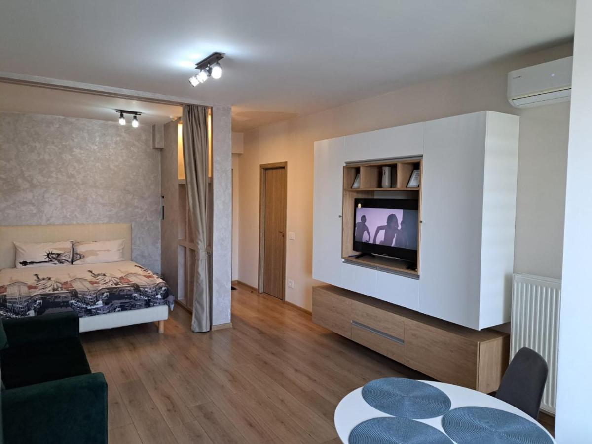 Glamour Studio Орадя Экстерьер фото